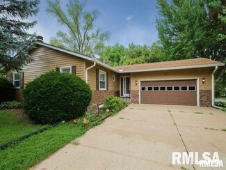 601 14th St, Silvis, IL 61282
