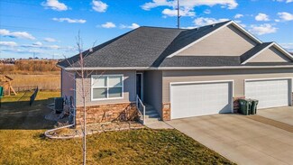 2323 Leigh Ln, Cedar Falls, IA 50613