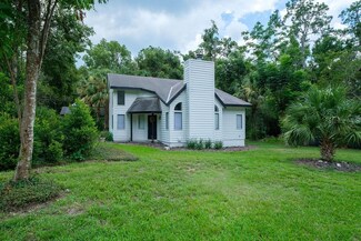 2707 NW 4th Place, Gainesville, FL 32607