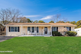 18 Parkway Dr, Brick, NJ 08723