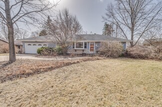 975 Oakdale Dr, Elgin, IL 60123