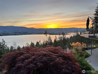 7440 Navarre Dr, Chelan, WA 98816