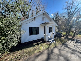 606 Center St NW, Lenoir, NC 28645