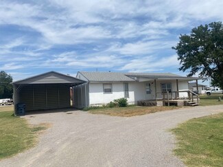 202 E 1st St, Lahoma, OK 73754