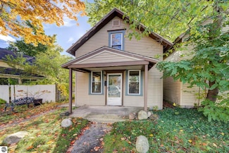 617 Second St, Traverse City, MI 49684
