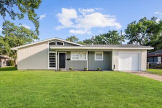 223 24th Ave N, Texas City, TX 77590