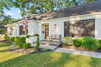 9410 Ensley Ln, Leawood, KS 66206