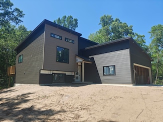625 S Walker Rd, Muskegon, MI 49442