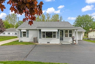 3710 N River Rd, Fort Gratiot, MI 48059