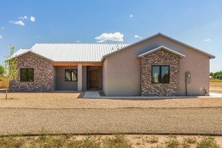 43 Pedernal Rd, Moriarty, NM 87035