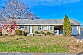 1750 Rosebriar Ln, Stroudsburg, PA 18360