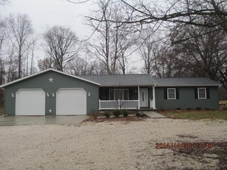 1003 W Broadway St, Loogootee, IN 47553