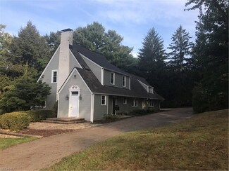 2417 Dunkeith Dr NW, Canton, OH 44708