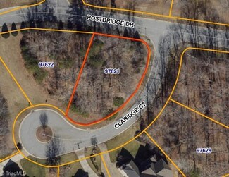 2 Claridge Ct, Greensboro, NC 27407