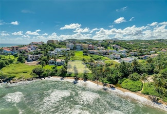 16 Surfside Rd, HuMacAo, PR 00791