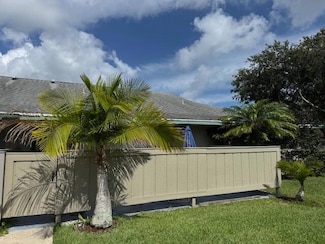 3957 NW Cinnamon Tree Cir, Jensen Beach, FL 34957