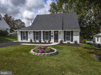 61 Heartwood Rd, Levittown, PA 19056