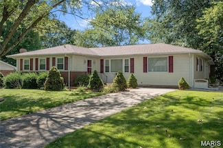 107 Mark Trail Dr, Glen Carbon, IL 62034