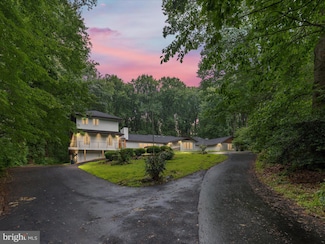 9711 Meadowlark Rd, Vienna, VA 22182