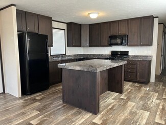 40 Parakeet Hill Dr Unit 175, Orion Township, MI 48359