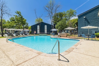 200 Hollow Tree Ln Unit 1107-2, Houston, TX 77090
