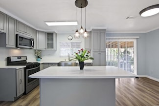 718 E Turmont St, Carson, CA 90746