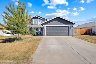 709 Cascade Ave, Moxee, WA 98936