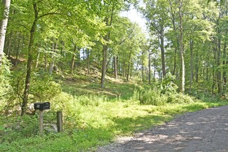 9A Point o Rocks Rd, Newtown, CT 06470