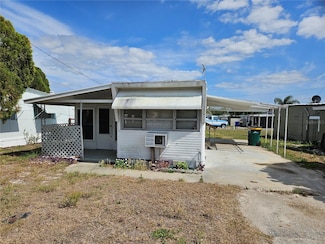 1425 County Dr, Tavares, FL 32778