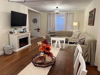 14 Fleming Ave, Andover, MA 01810