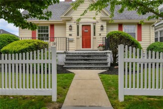 121 Kay St, Newport, RI 02840