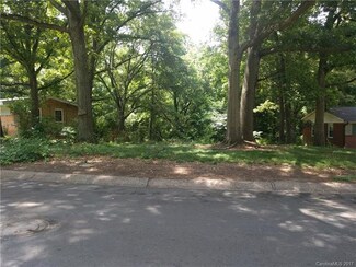 1117 Rollingwood Dr, Charlotte, NC 28217