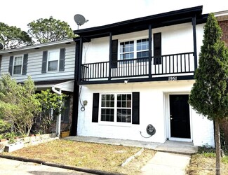 1951 Creighton Rd, Pensacola, FL 32504