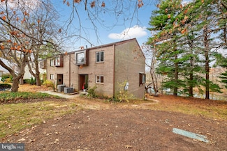 9961 Lake Landing Rd, Montgomery Village, MD 20886