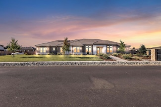 3100 Saffron Ln, Roseville, CA 95747