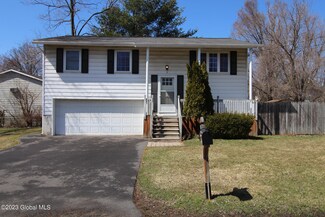 5 Parkland Ave, Schenectady, NY 12302