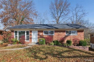 1540 Park Way Dr, Saint Louis, MO 63130