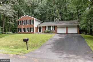 12231 Westwood Hills Dr, Herndon, VA 20171