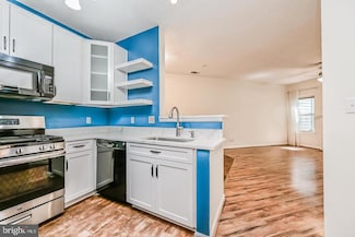 13070 Autumn Woods Way Unit 105, Fairfax, VA 22033