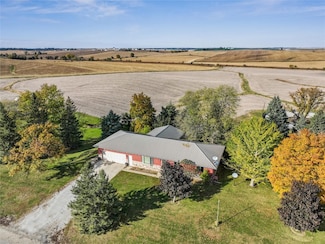 2463 110th St, Marengo, IA 52301