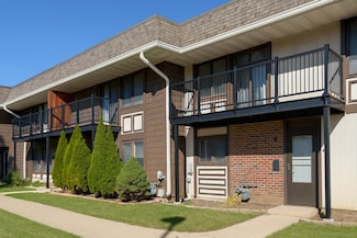 1272 Court E Unit E, Hanover Park, IL 60133