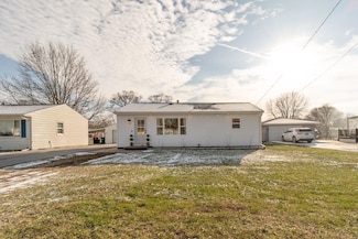 1451 Huntington Rd, Waterloo, IA 50701