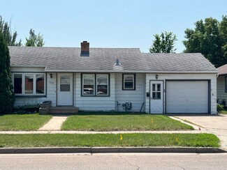 1513 University Ave W, Minot, ND 58703