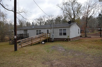 1613 Lakeshore Rd, Camden, SC 29020