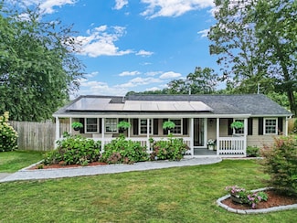 12 E Public St, Assonet, MA 02702