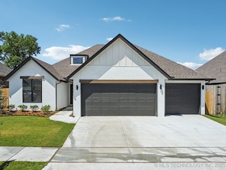 2716 W Madison St, Broken Arrow, OK 74012