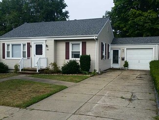 146 Ausdale Rd, Cranston, RI 02910
