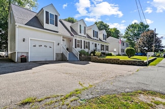 13 Hoyt Ave, Amesbury, MA 01913