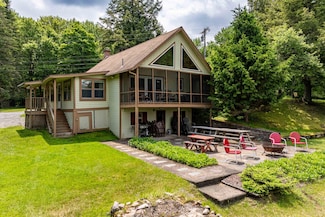 14 Neodak Shores Rd, Inlet, NY 13360