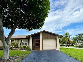 5496 Viburnum Cir, Delray Beach, FL 33484